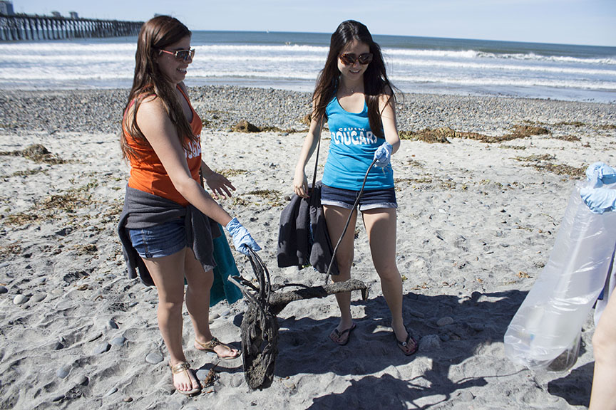 CSUSM Resident Advisor Sponsored Beach Cleanup