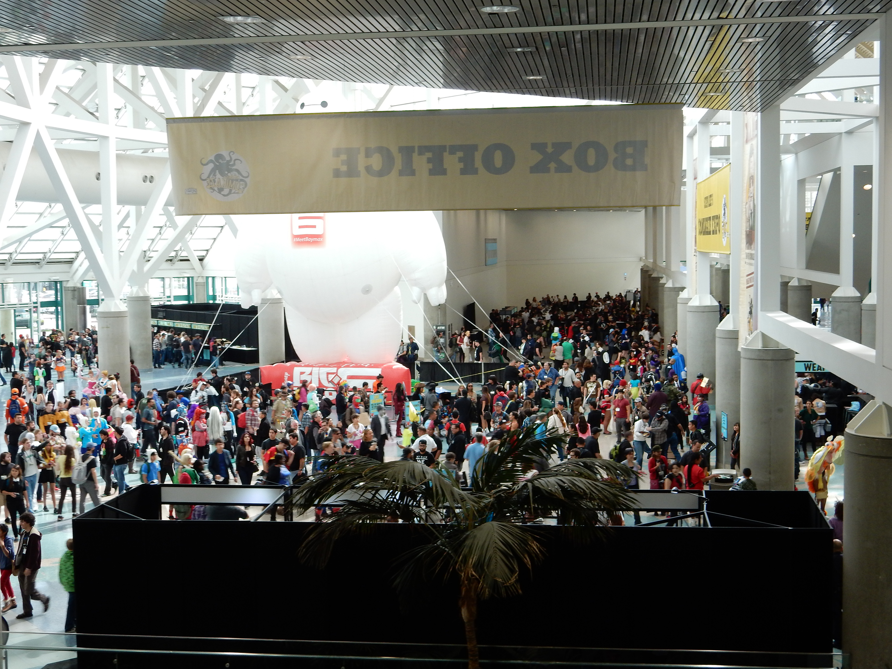 Morning crowd on Saturday in the Los Angeles Convention Center for Comikaze.  Photo by William Walbourne of Syrenia Imagery.